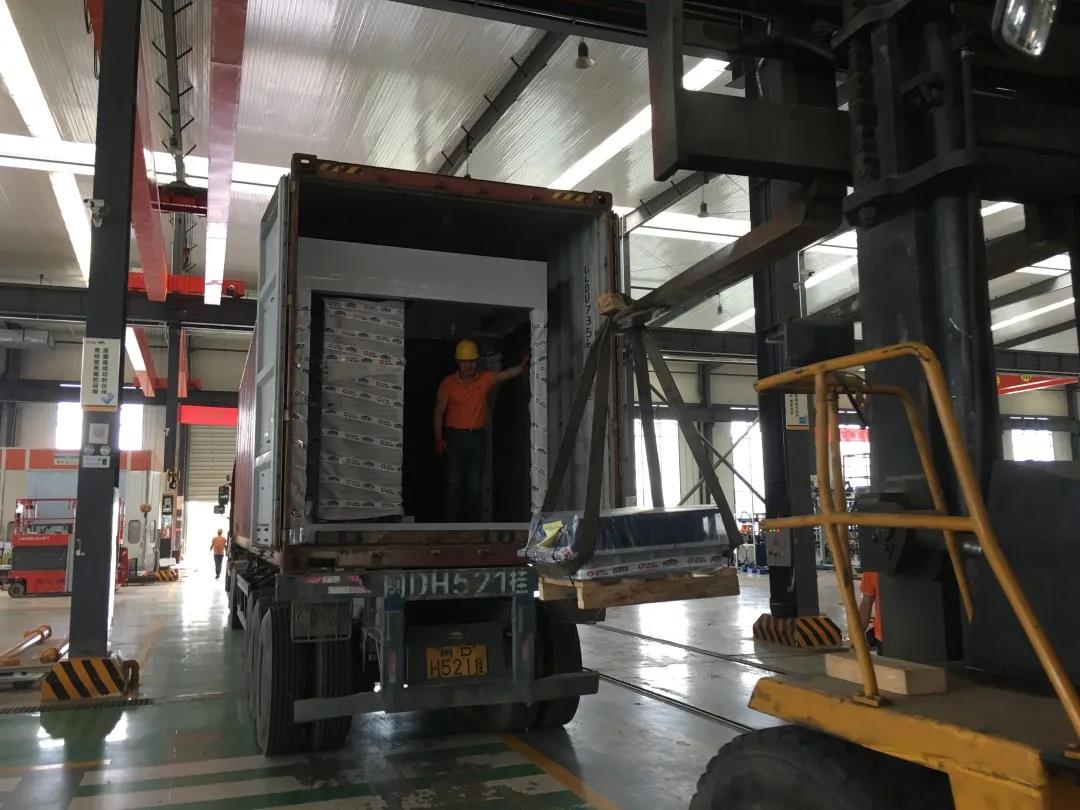 平博·pinnacle砖机QT6全自动砌块成型机生产线发货博茨瓦纳，助力市政建设！
