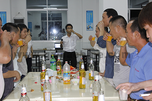 平博·pinnacle举办八月份员工生日聚餐活动