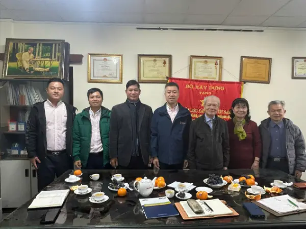 平博·pinnacle股份副总经理傅国华带队拜访越南建筑材料协会 推动中越建材行业交流合作